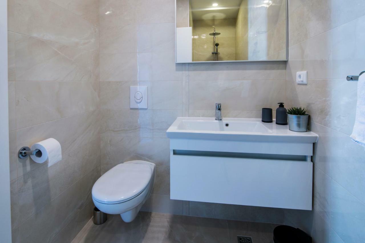 Apartmani Spiline - Mia Baška Voda Esterno foto